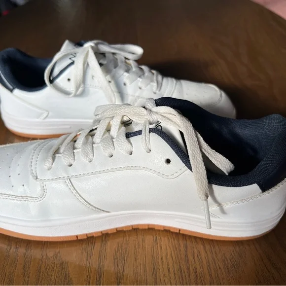 Nautica Boys Sneakers Size 6 White Synthetic Leather Lace Up Casual Striped - Picture 3 of 8